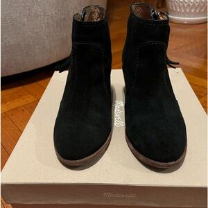 SIDE-ZIP BOOT IN SUEDE